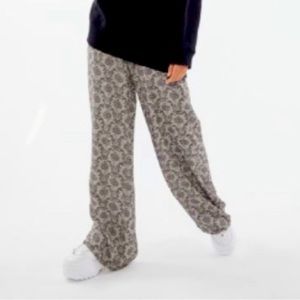 Urban Renewal Pants 🫧  excellent condition 🫧